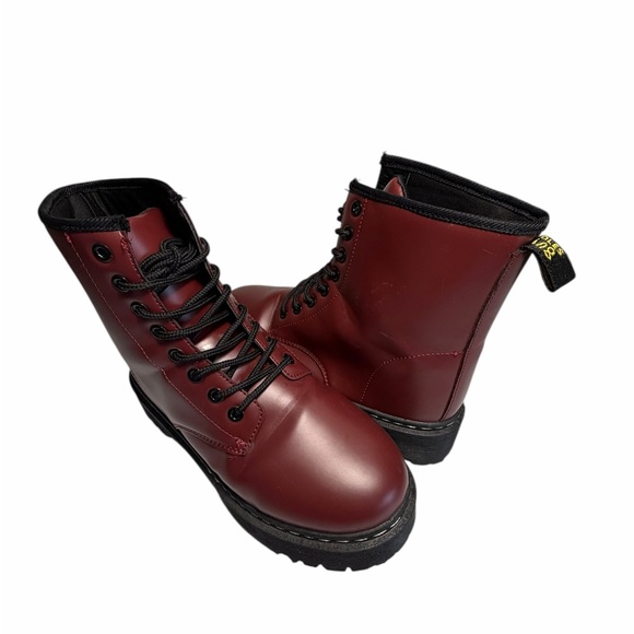 Unilady Burgundy Lace-Up Combat boots with black lug soles Womens Sz 8 - Picture 2 of 9